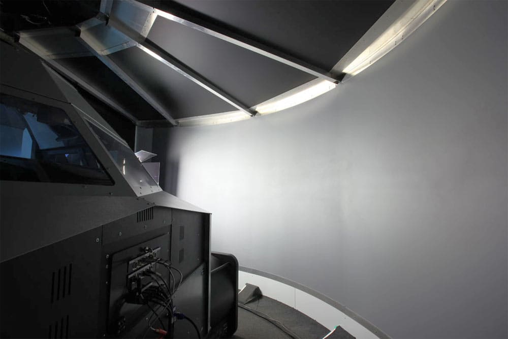 FSC news Paolo Nespoli on the B737NG sim inside projection arena